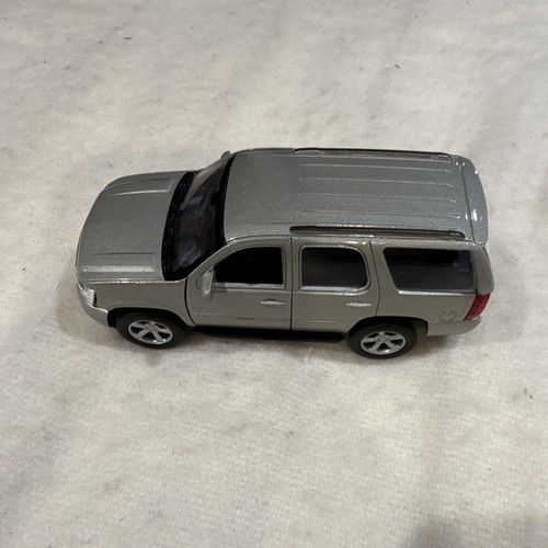 Welly suv silver diecast - gm,
